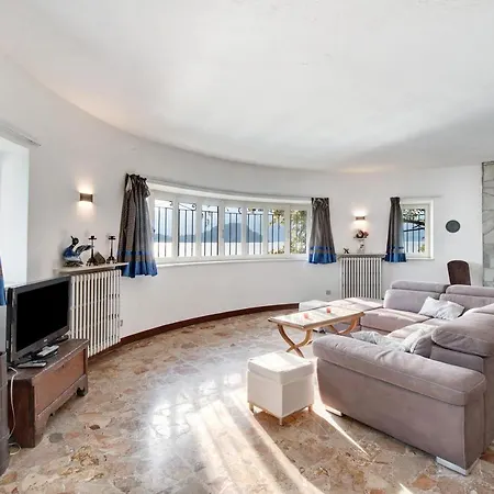 Vittoria Villa *